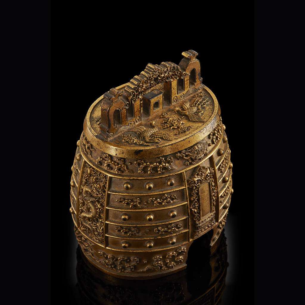 Lot 112 - RARE AND IMPORTANT IMPERIAL GILT-BRONZE RITUAL BELL, BIANZHONG