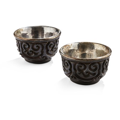 Lot 19 - PAIR OF RARE AND FINELY CARVED 'TIXI' LACQUER BOWLS
