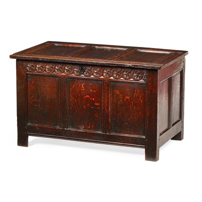Lot 7 - WILLIAM AND MARY OAK COFFER