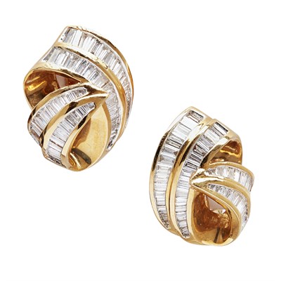 Lot 89 - A pair of diamond set earrings