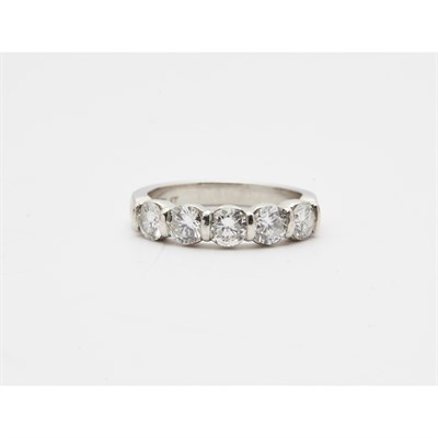 Lot 111 - A five stone diamond ring