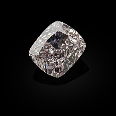 Lot 58 - A single unmounted fancy pink diamond