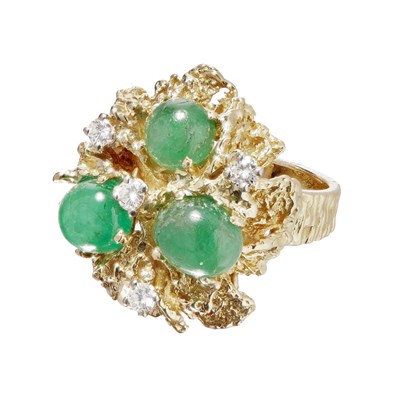 Lot 94 - ALAN GARD - An emerald and diamond set ring