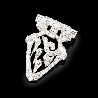 Lot 30 - FONTANA - A French Art Deco diamond set clip brooch