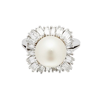 Lot 35 - A cultured pearl and diamond set cocktail ring