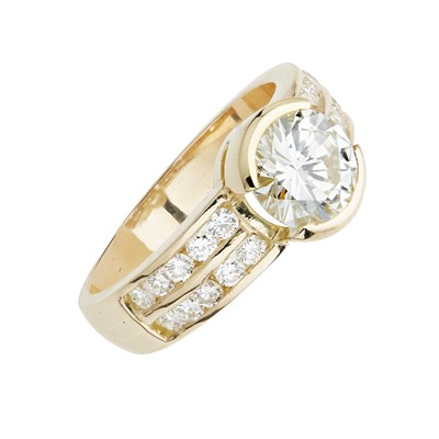 Lot 88 - A diamond solitaire ring