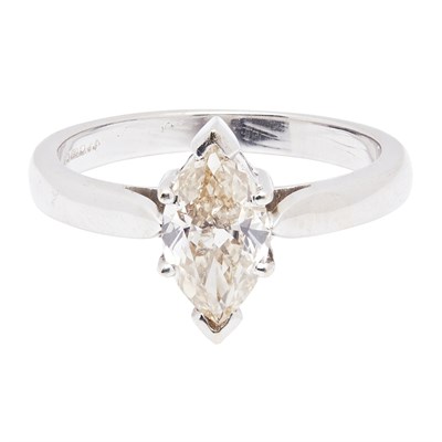 Lot 142 - A single stone diamond ring