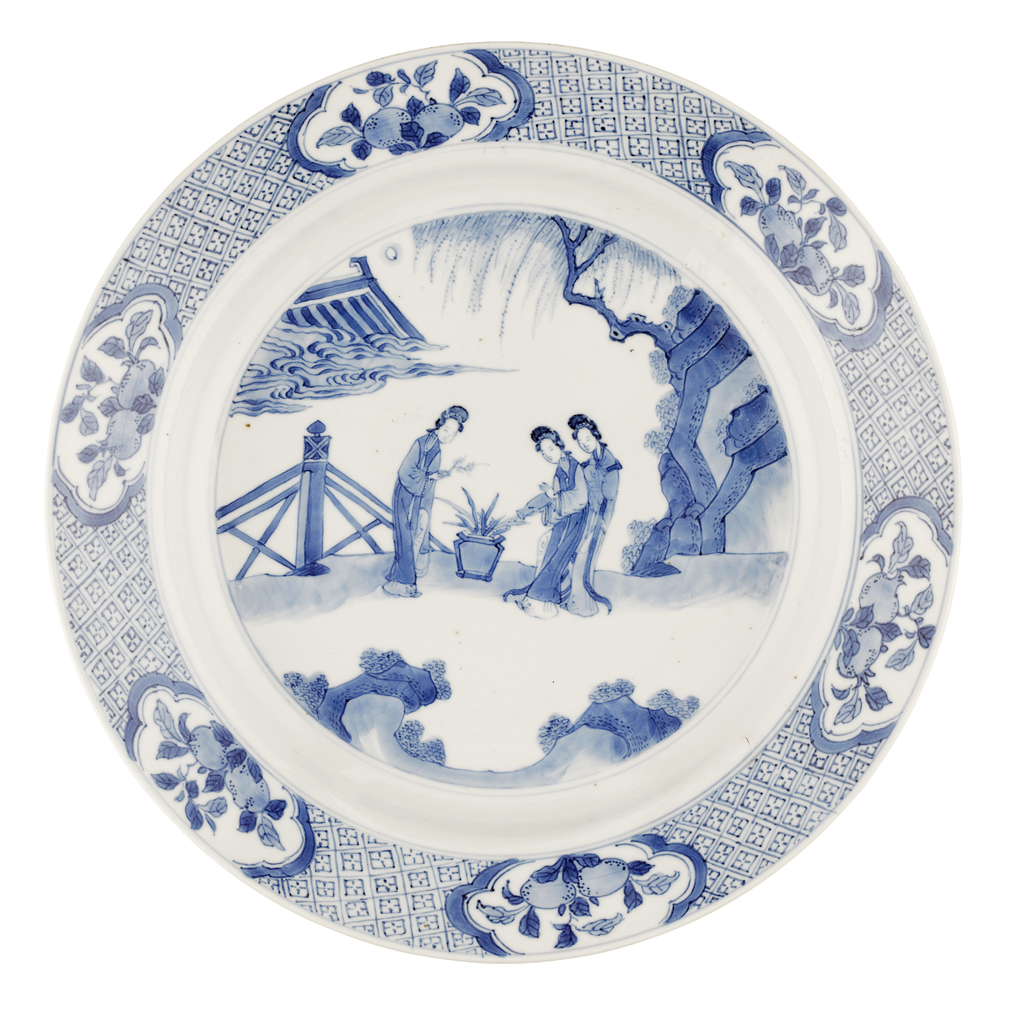 Lot 104 - BLUE AND WHITE DISH