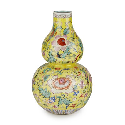 Lot 207 - FAMILLE ROSE YELLOW-GROUND 'DOUBLE-GOURD' VASE