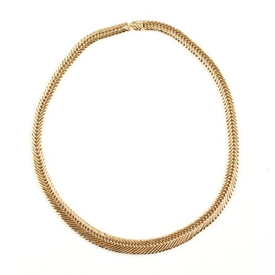 Lot 318 - An 18ct gold necklace