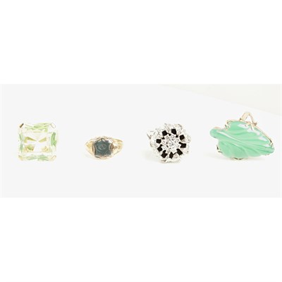 Lot 292 - A collection of four gem set rings