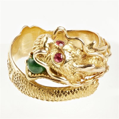 Lot 204 - A Chinese multi-gem set ring