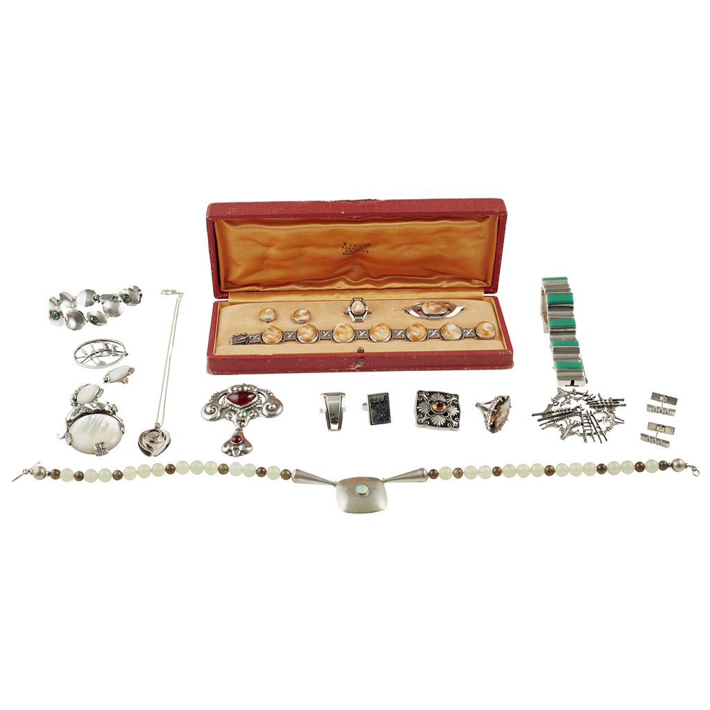Lot 13 - A collection of silver and gem set jewellery