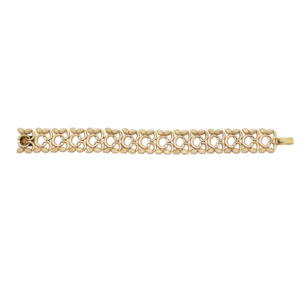 Lot 25 - An Edwardian 9ct gold fancy link bracelet
