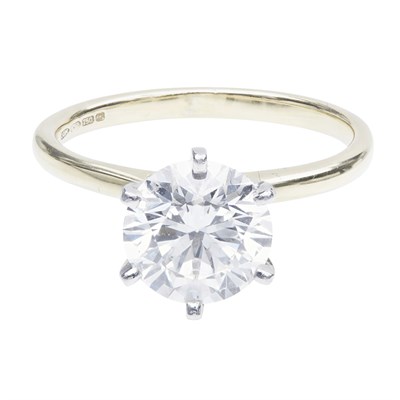 Lot 143 - A single stone diamond ring