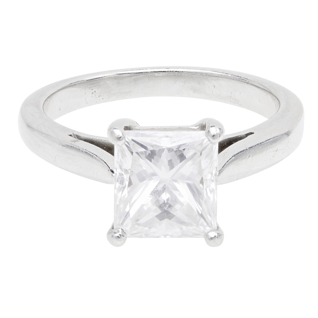 Lot 77 - A single stone diamond ring
