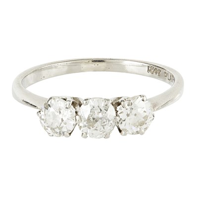 Lot 112 - A three stone diamond set ring