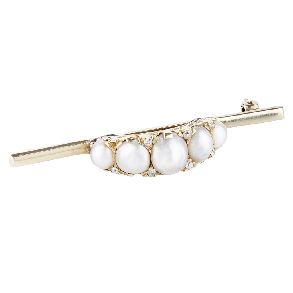 Lot 57 - A pearl and diamond set  brooch