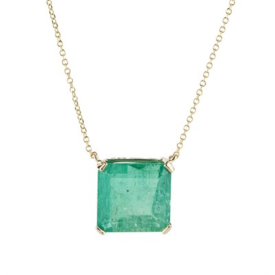 Lot 165 - An emerald set necklace