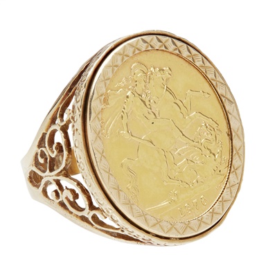 Lot 232 - A 1976 sovereign ring