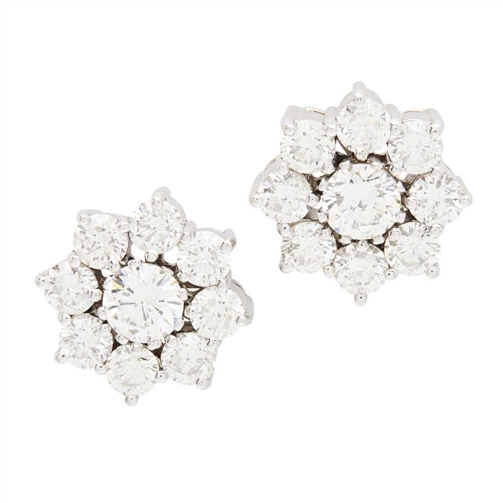 Lot 126 - A pair of diamond cluster earrings