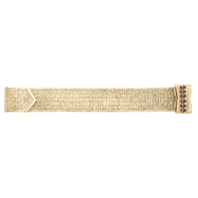 Lot 134 - A 1970s 9ct gold sapphire set bracelet