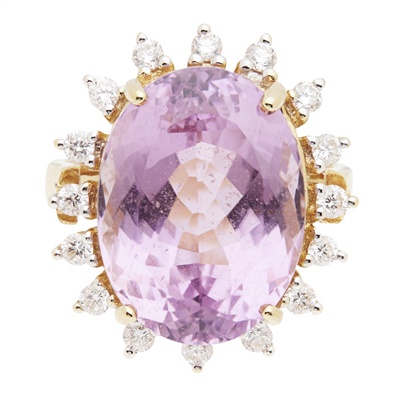 Lot 166 - A kunzite and diamond set cocktail ring