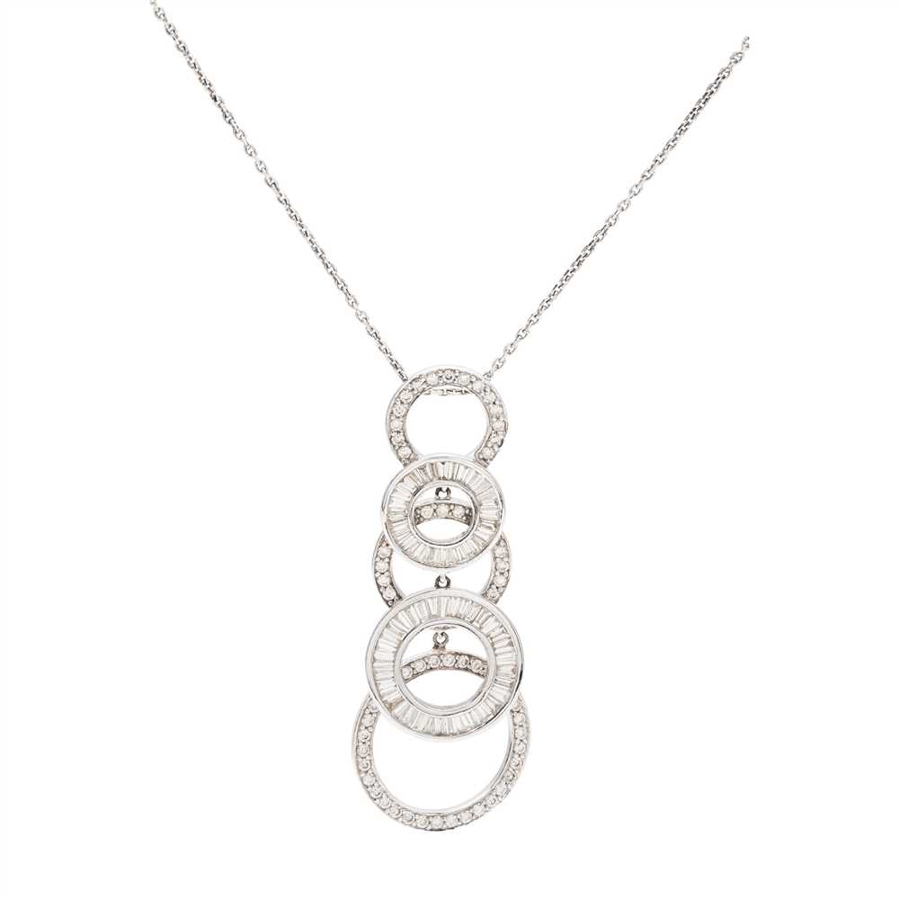 Lot 179 - An 18ct diamond set necklace
