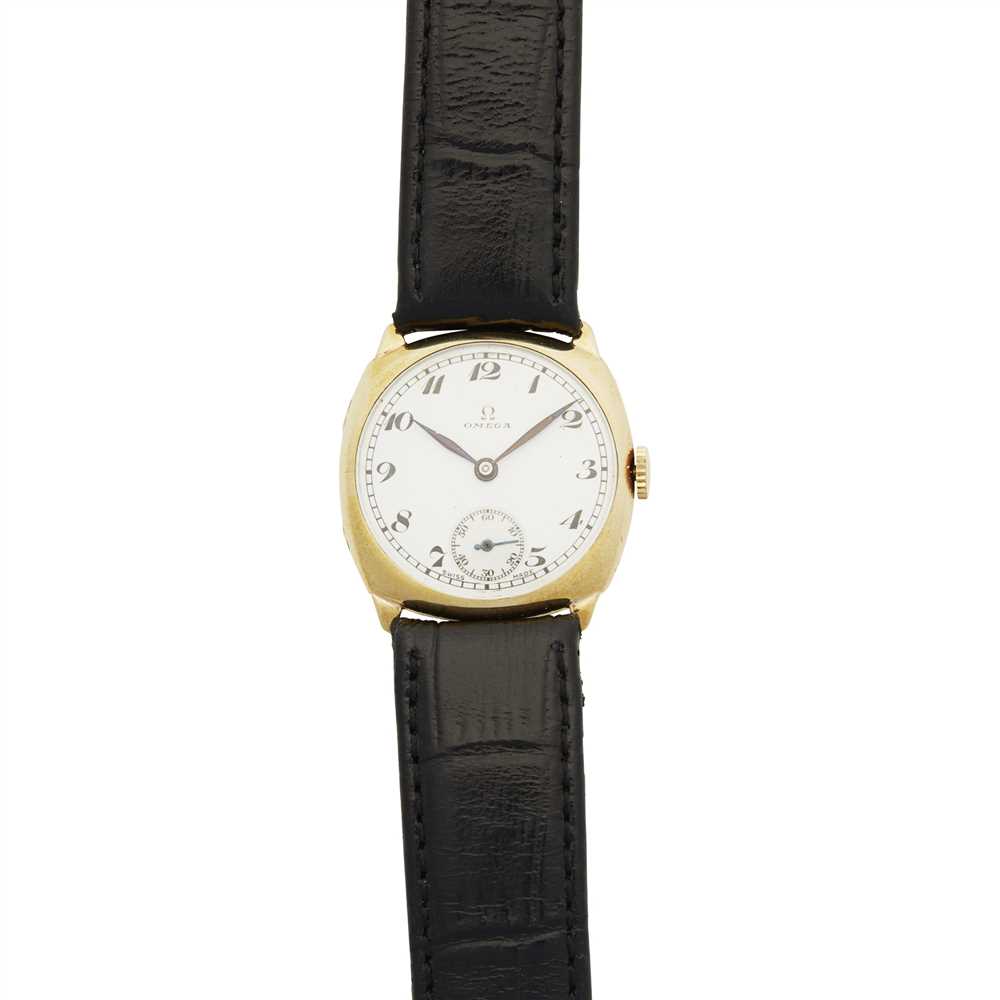Lot 324 - A 9ct gold 1930s cased wristwatch, Omega