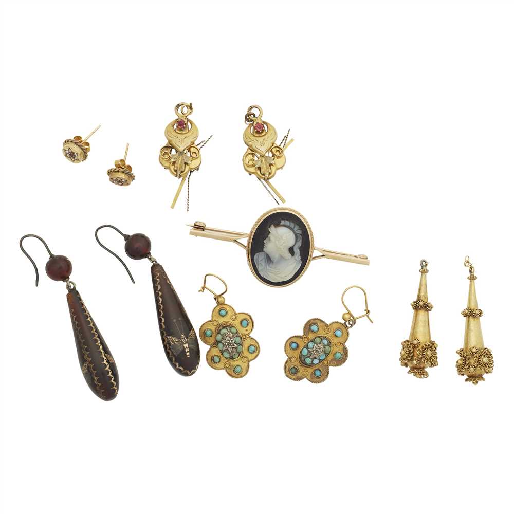 Lot 295 - A collection of Victorian jewellery