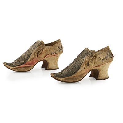 Lot 14 - A PAIR OF BULLION WORK DECORATED SHOES