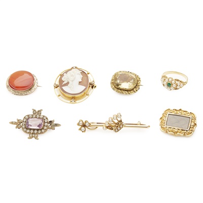 Lot 302 - A collection of jewellery