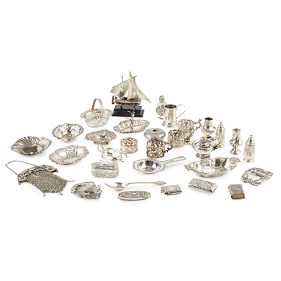 Lot 464 - A large collection of small silver items