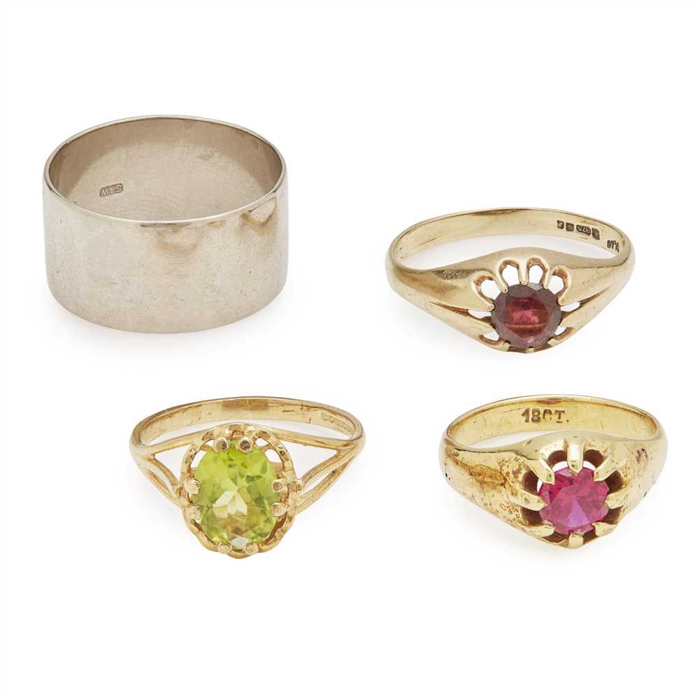 Lot 275 - A collection of four rings