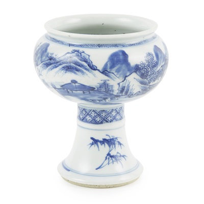 Lot 190 - BLUE AND WHITE STEM CUP