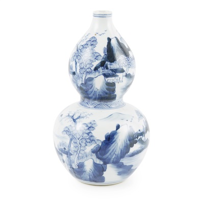 Lot 197 - BLUE AND WHITE 'DOUBLE GOURD' VASE