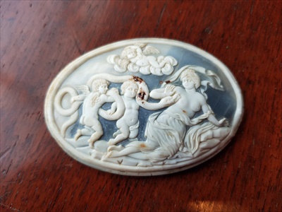 Lot 418 - TWO HARDSTONE-CARVED CAMEOS