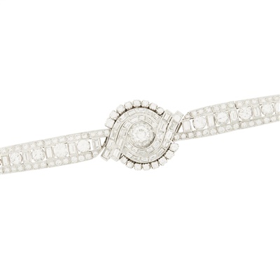 Lot 67 - A 1940s diamond set bracelet