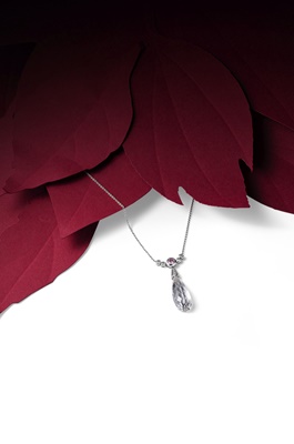 Lot 132 - A diamond and coloured diamond pendant necklace, by Graff
