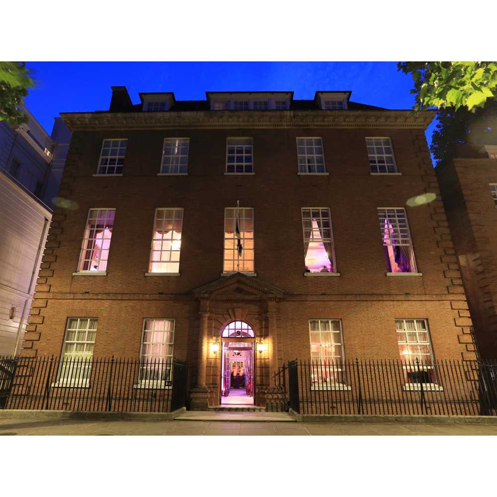 Lot 21 - A TWO NIGHT LUXURY STAY AT THE CALEDONIAN CLUB, LONDON