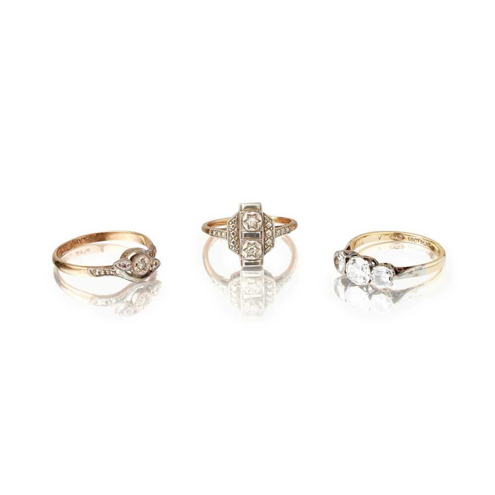 Lot 118 - A collection of three diamond set rings