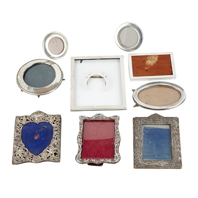 Lot 272 - A collection of photograph frames