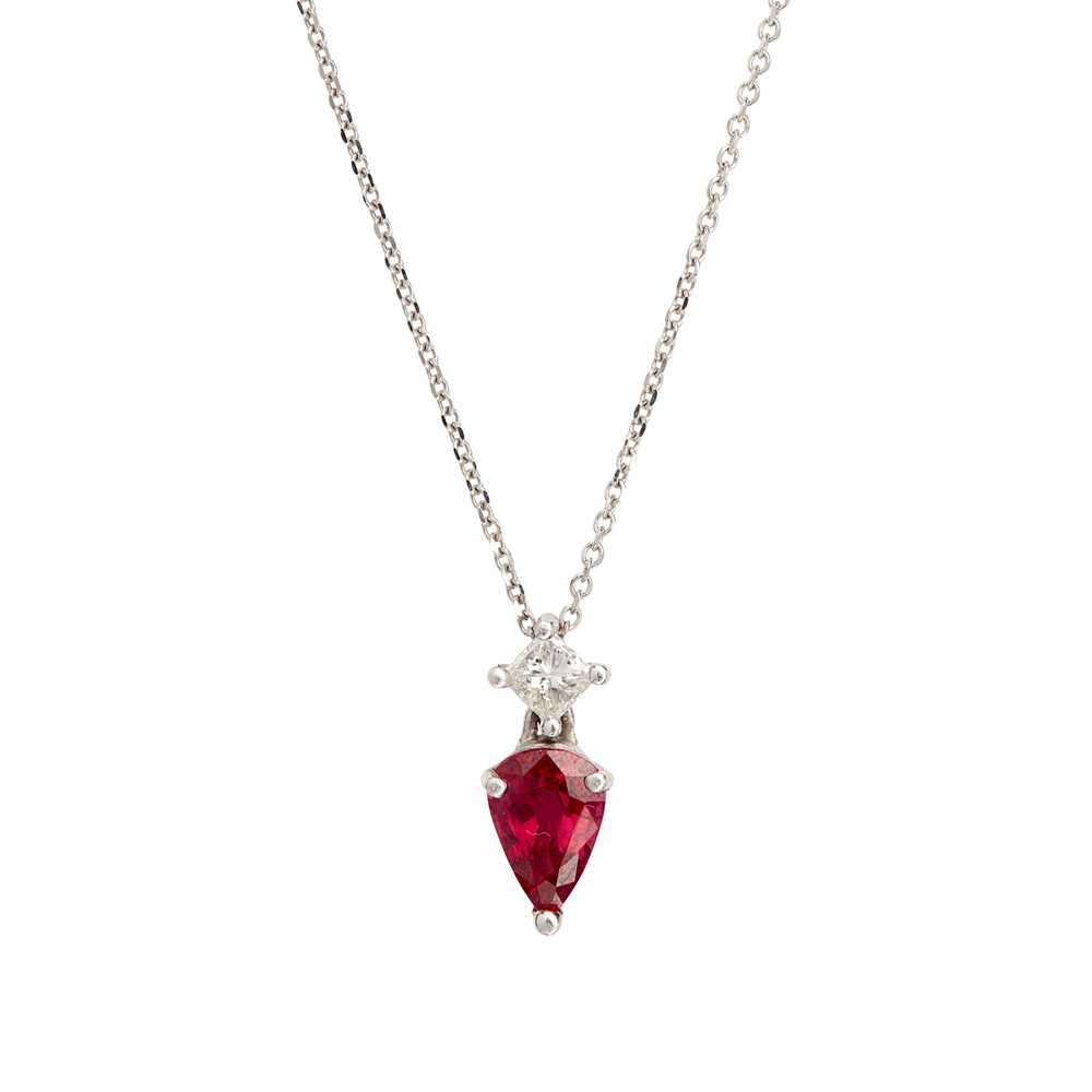 Lot 104 - A ruby and diamond set pendant necklace