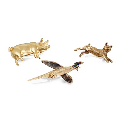 Lot 7 - A collection of three novelty brooches