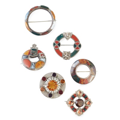 Lot 286 - A COLLECTION OF SCOTTISH AGATE SET BROOCHES