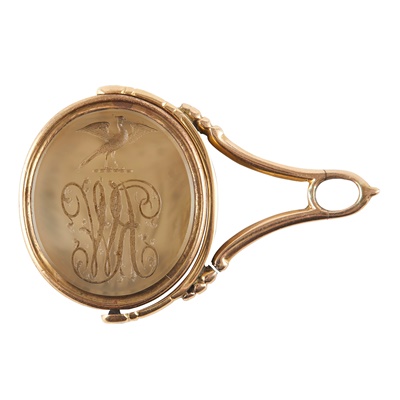 Lot 173 - A George III rose gold mounted swivel seal