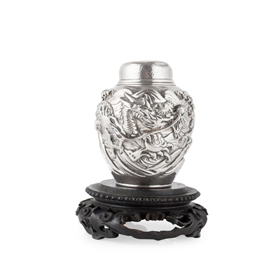 Lot 329 - A Chinese export silver tea canister