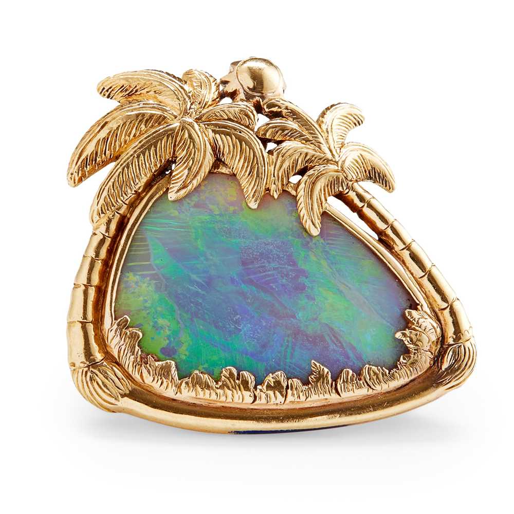 Lot 41 - An 18ct gold black opal pendant