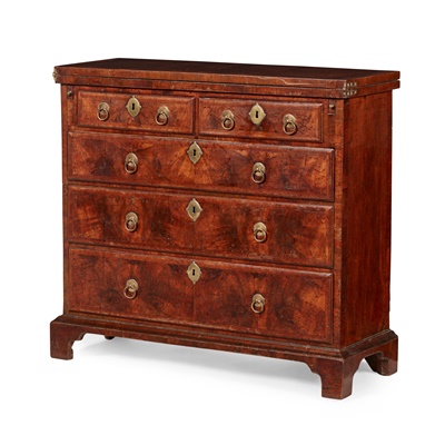 Lot 45 - GEORGE I WALNUT BACHELOR'S CHEST OF DRAWERS