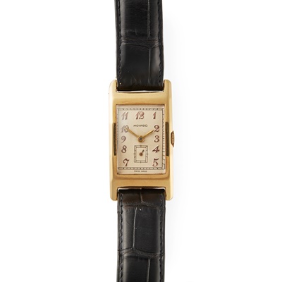 Lot 178 - Movado: a gentleman's gold wrist watch
